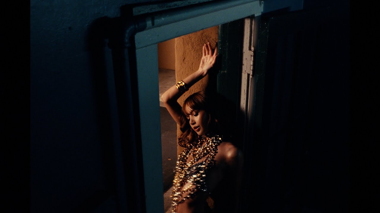 LISA – WHEN I’M WITH YOU feat. Tyla (Official Music Video) LISA – WHEN I’M WITH YOU feat. Tyla (Official Music Video)